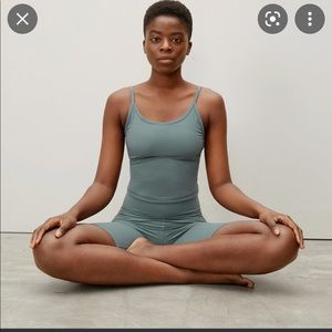 Everlane perform cami in juniper